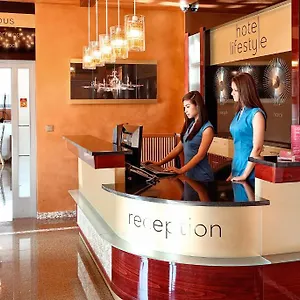 lifestyle.praguehotelsweb.com/