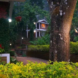 Falling Waters Hotel Munnar