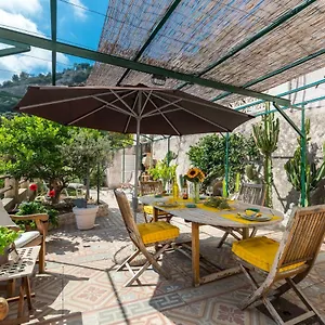  Holiday home La Maison Des France